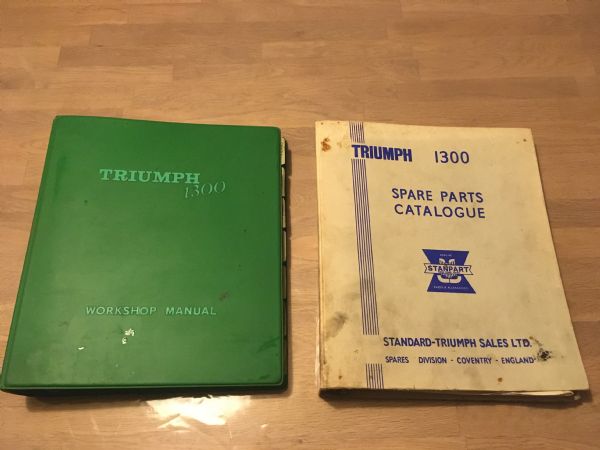 Triumph 1300 bøger 